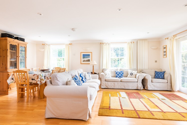 1 Thurlestone Beach Apartments - photo 2