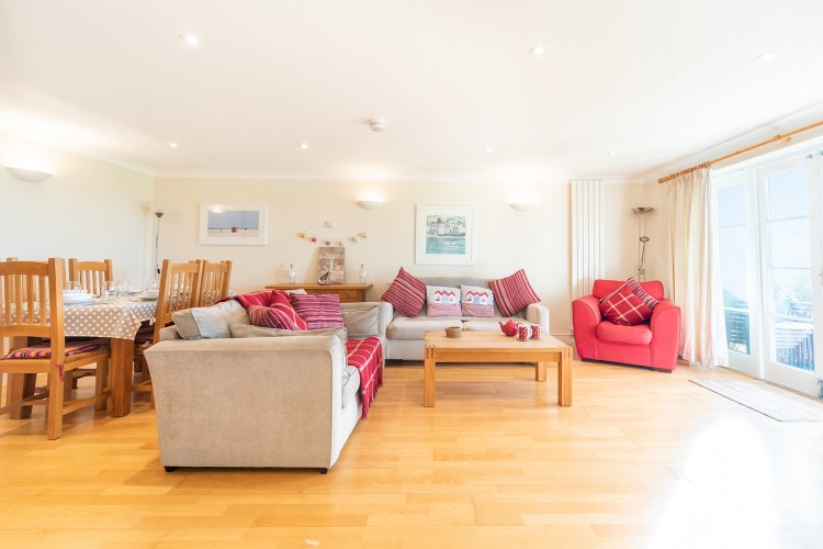 2 Thurlestone Beach Apartments - photo 3