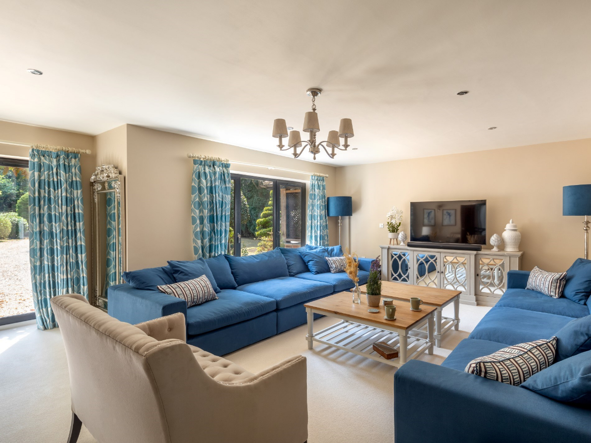 Tranquil Charm - Luxurious Hot Tub & Pet Friendly - photo 5