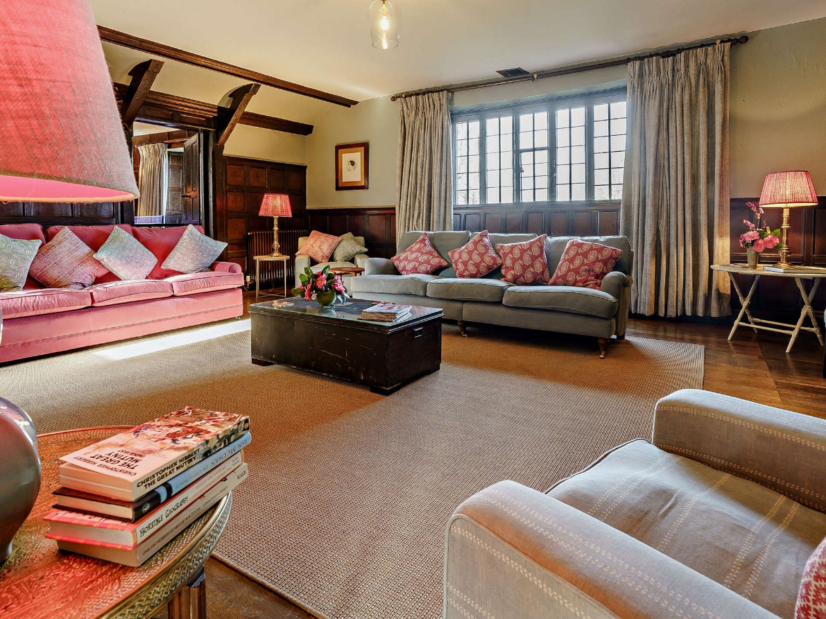 Riverside Retreat - Luxe Farmhouse - photo 4