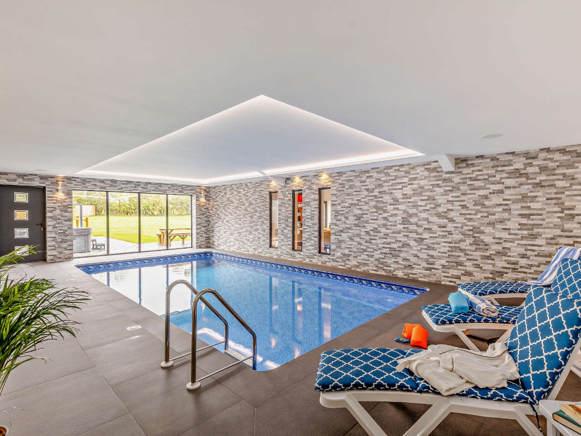 Riverside Retreat - Luxurious Countryside Getaway - photo 2