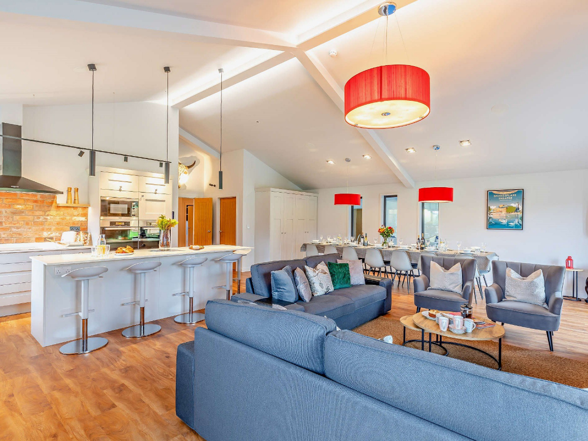 Riverside Retreat - Luxurious Countryside Getaway - photo 3