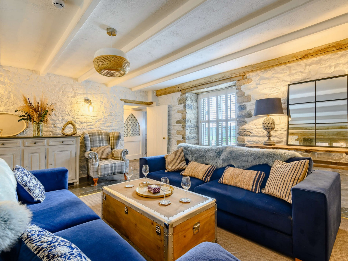 Tranquil Retreat - Charming Farmhouse with Stunning Views - photo 3