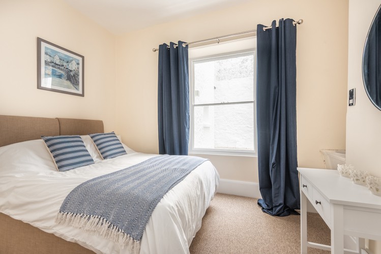 22 Courtenay Street - photo 4