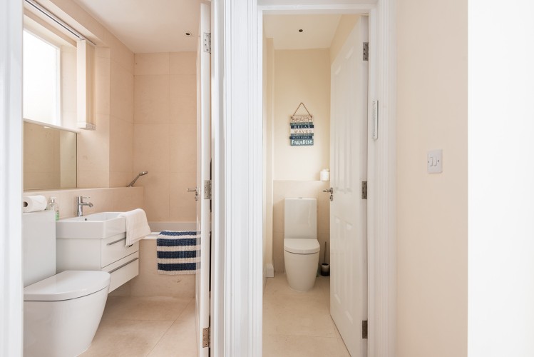 22 Courtenay Street - photo 5