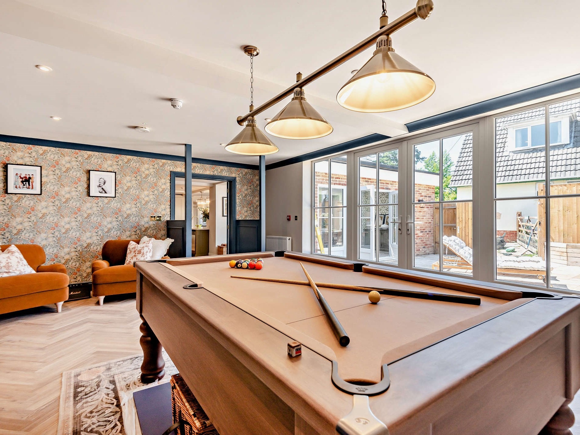 Golden Woods Retreat - Enchanting Forest Trails & Luxurious Comfort - photo 4