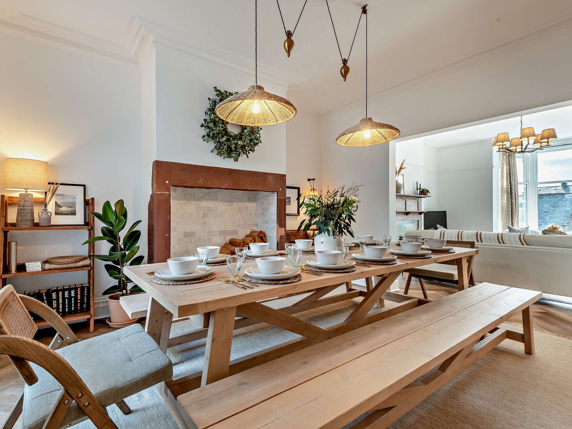 Lakeside Elegance - Stylish Townhouse Retreat - photo 5