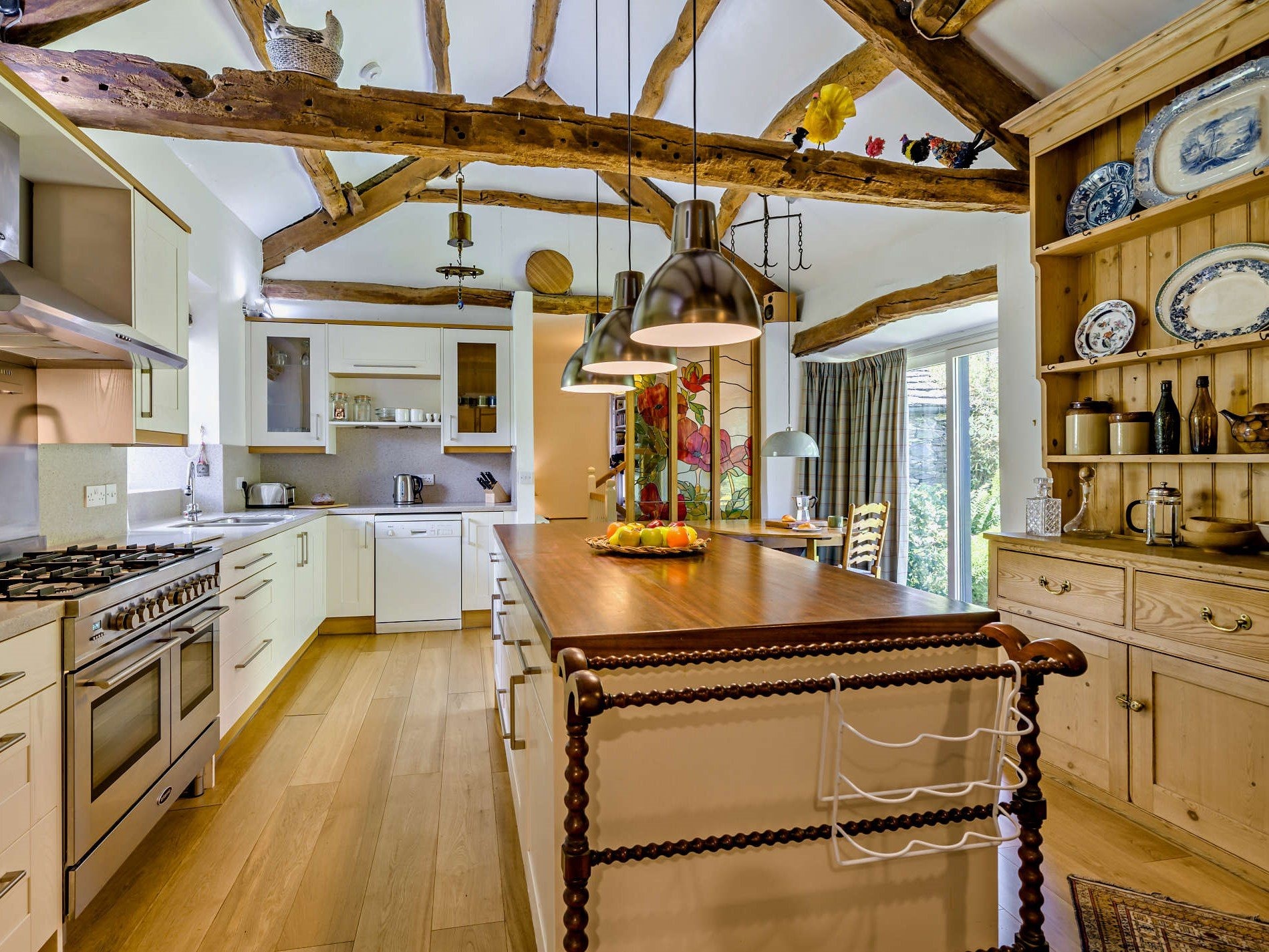 The Lakeland Farmhouse - Luxurious Lakeside Retreat - photo 4
