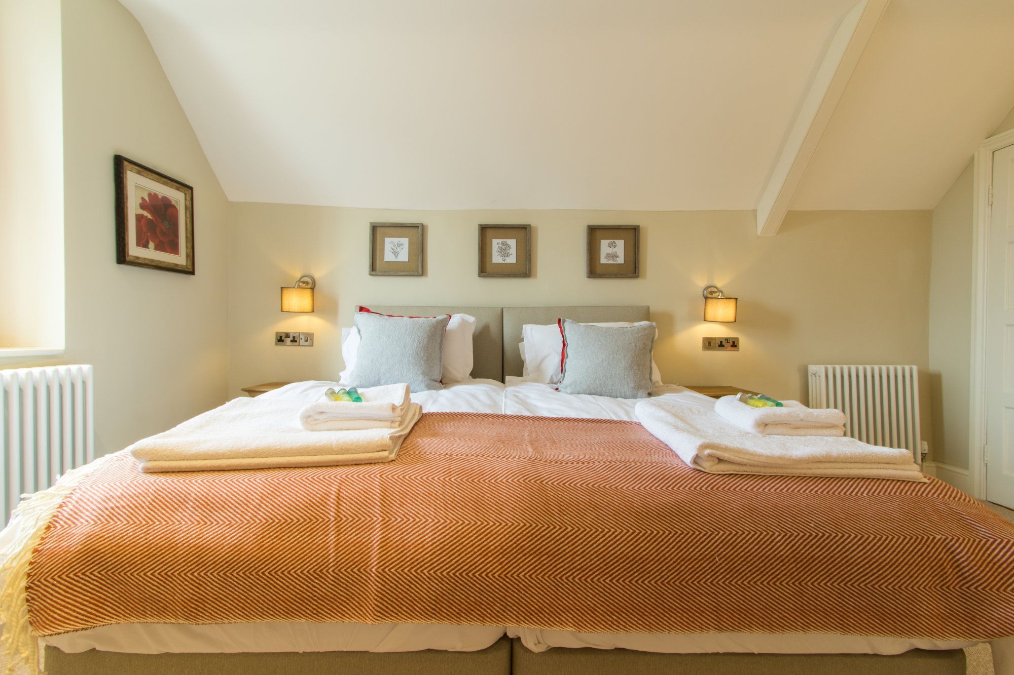 Atherstone Farmhouse, Dillington Estate - photo 2