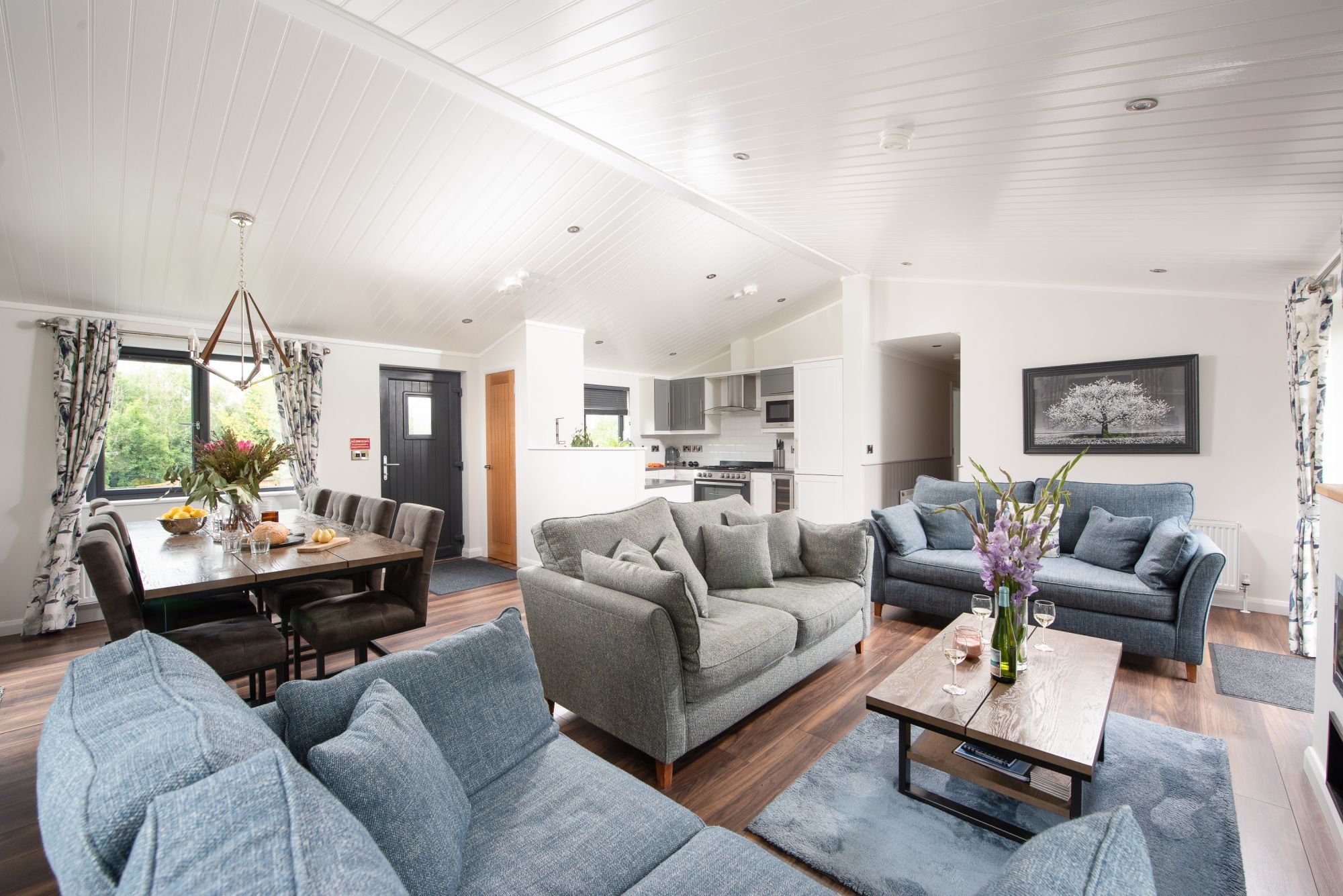 Blossom Lodge, 1 Roadford Lake Lodges - photo 2