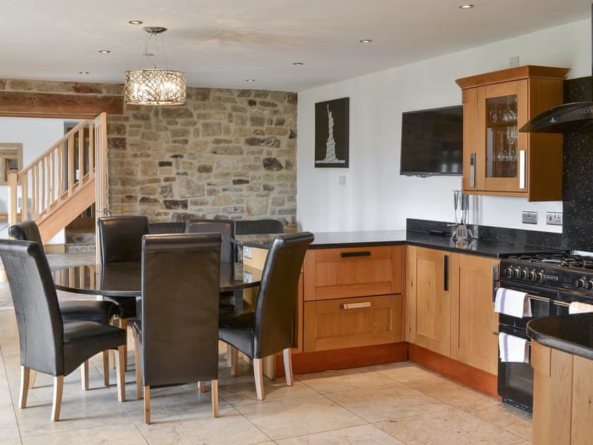 Bowlees Holiday Cottages - The Farmhouse - photo 3