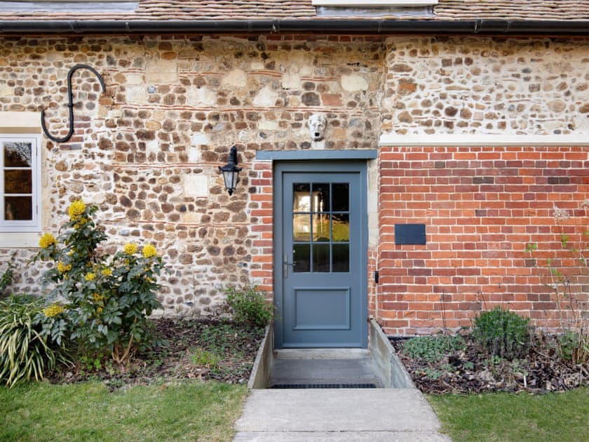 Bramble House - photo 5