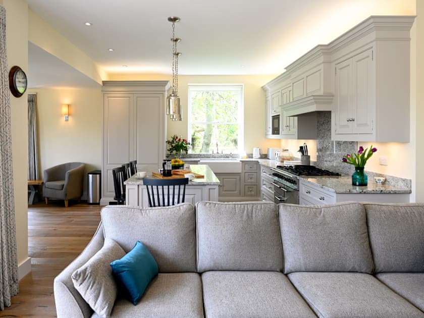 Brook Farmhouse Cottages - The Farmhouse - photo 5