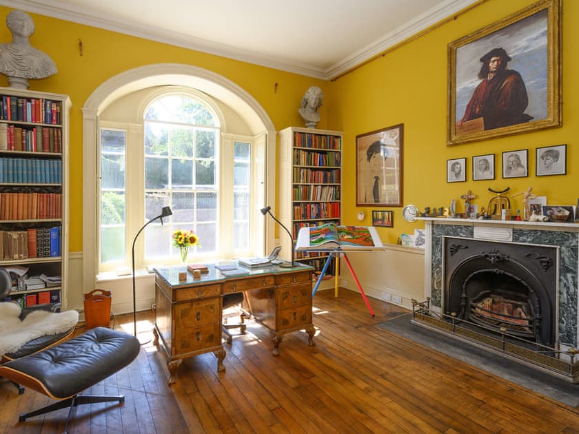 Broughton Hall Estate - Chapel Flat - photo 5