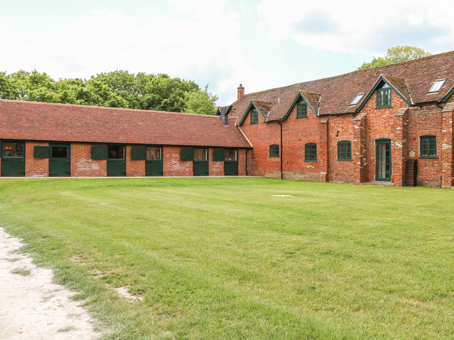 Buckholt Stables - photo 2