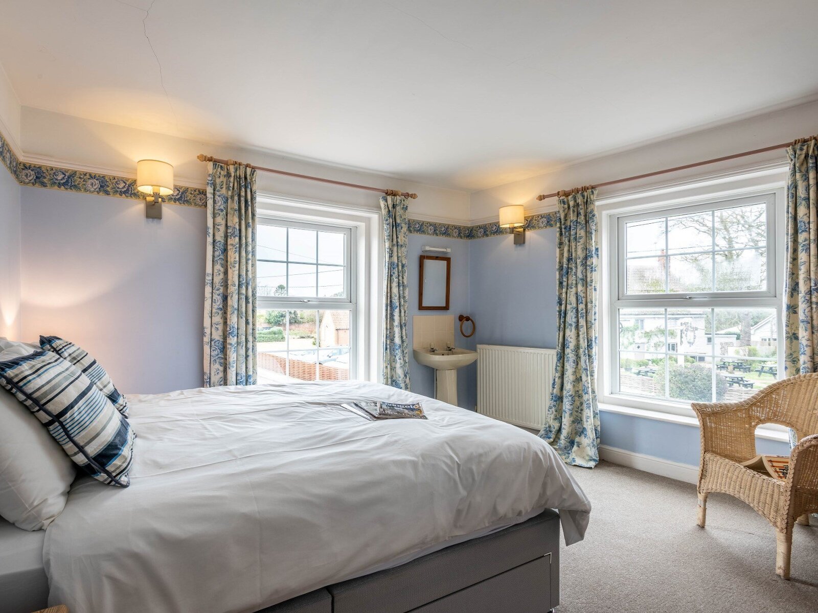 Thornham Green Cottage - Tranquil Haven with Private Pool - photo 3