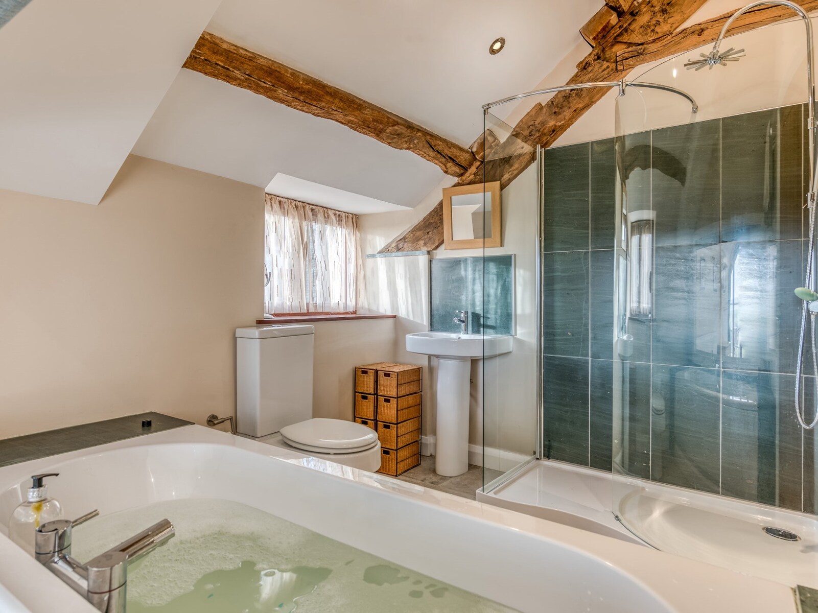 The Glorious Sheep Farm - Luxurious Barn & Stables - photo 4