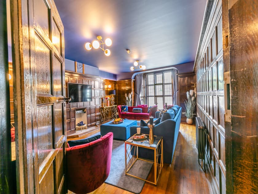 Castle House - photo 3