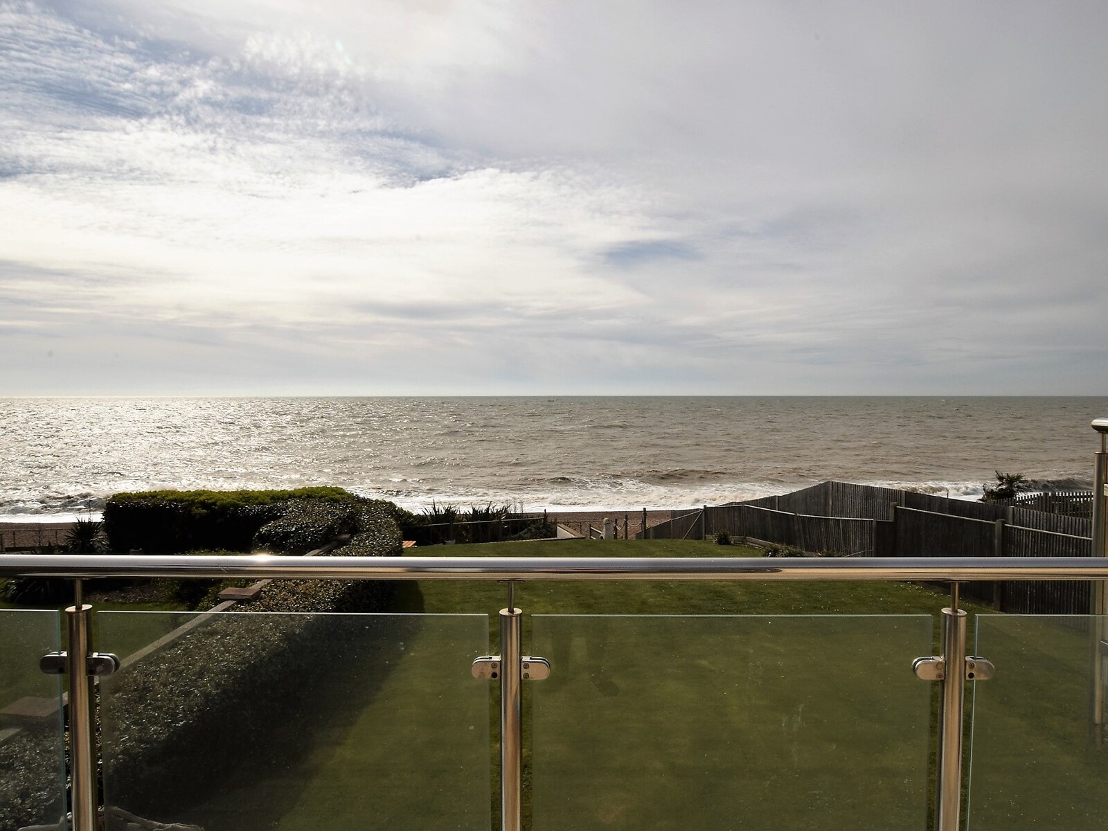 Seaside Serenity - Beachfront Bliss with Pool and Hot Tub - photo 5
