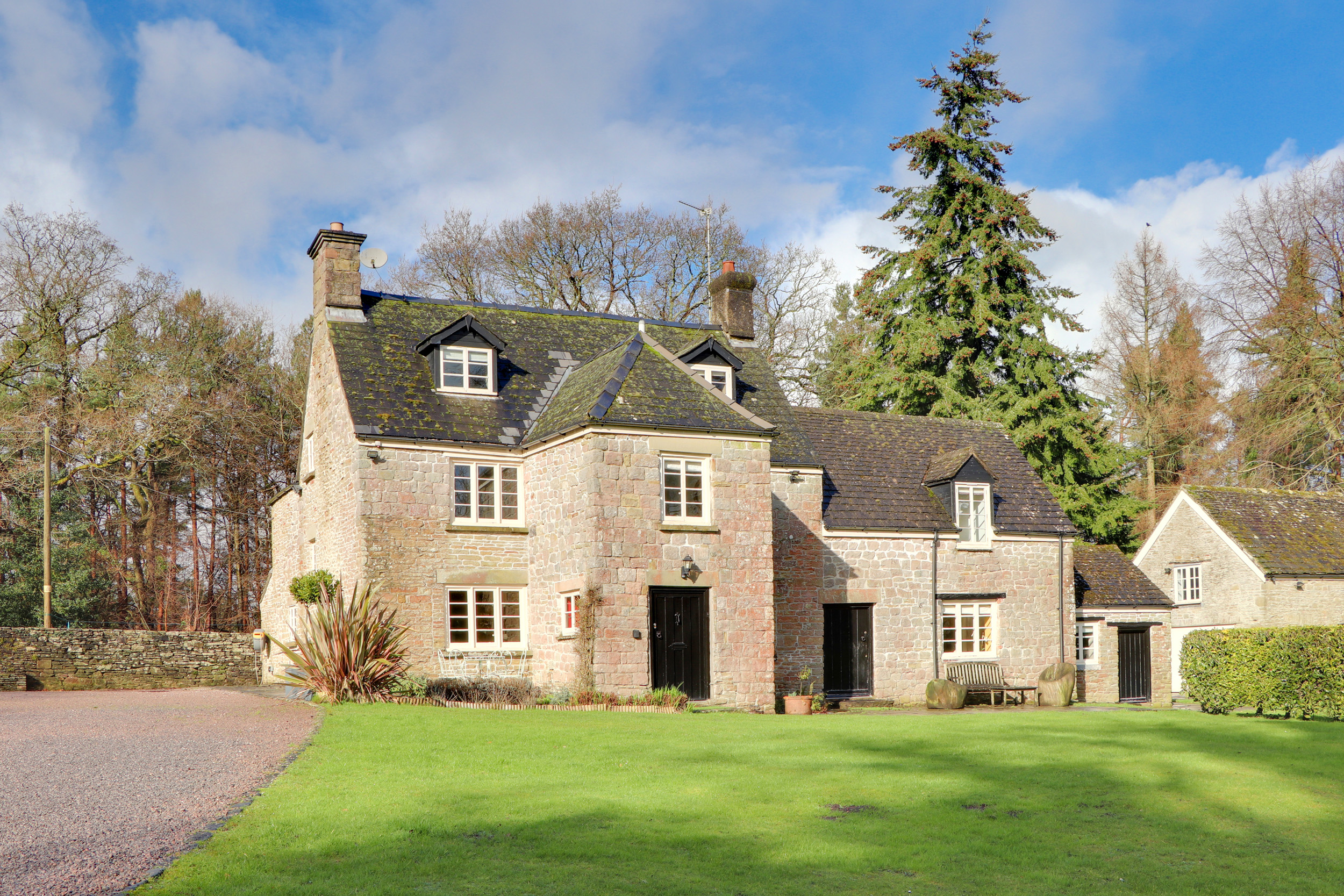 Danby Lodge - photo 2