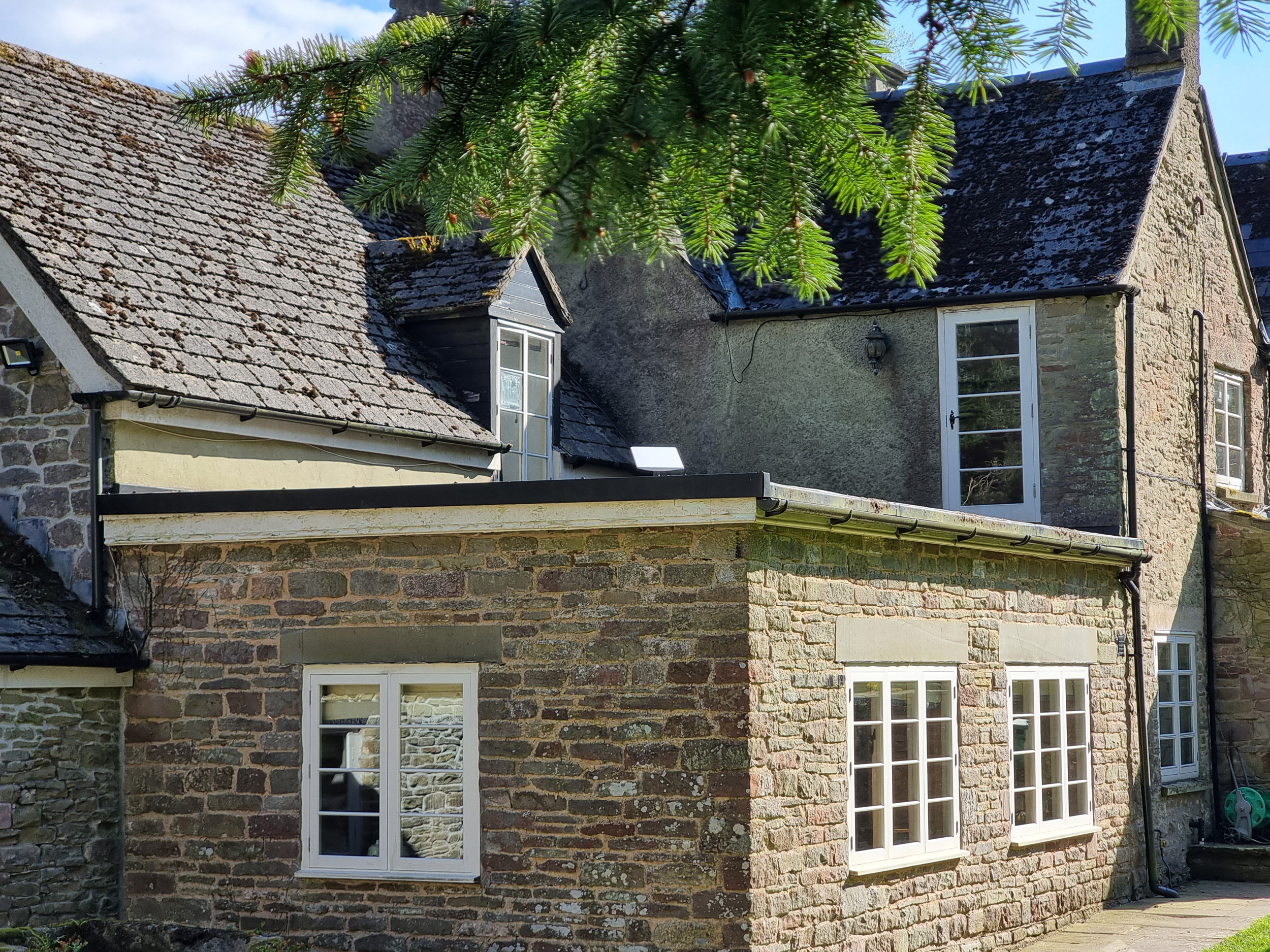 Danby Lodge - photo 5