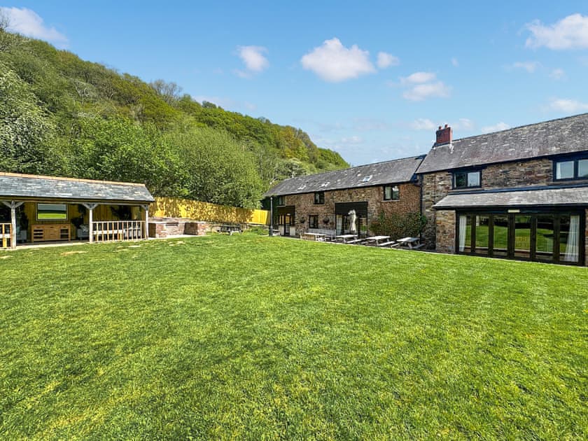 Duvale Cottages - Duvale Barn - photo 2