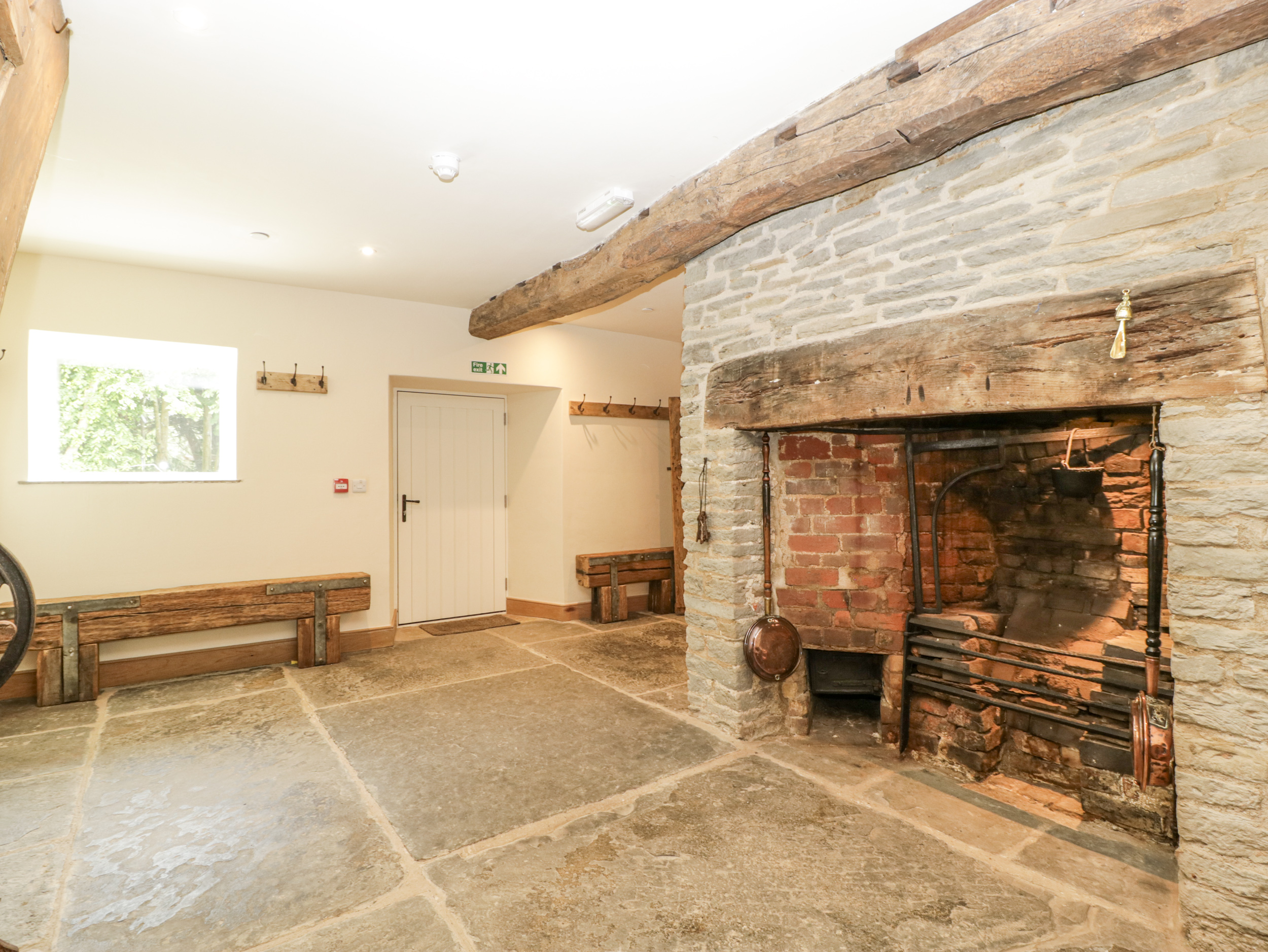 Evenjobb Court Farmhouse - photo 5