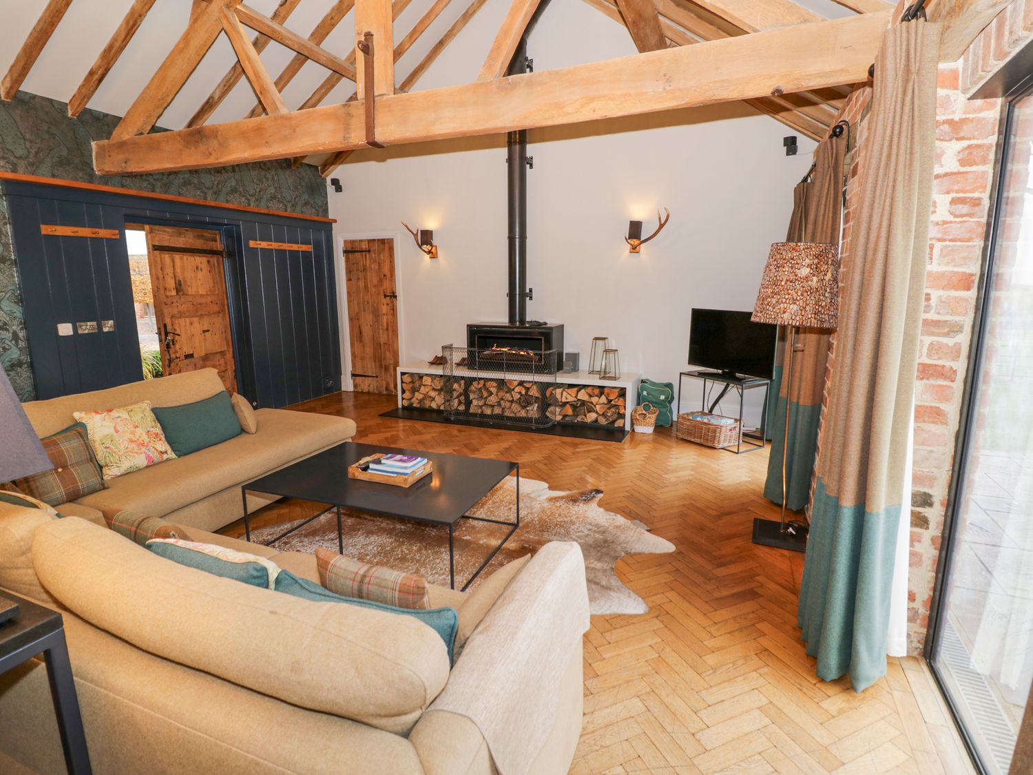 Fairoaks Barns - photo 4