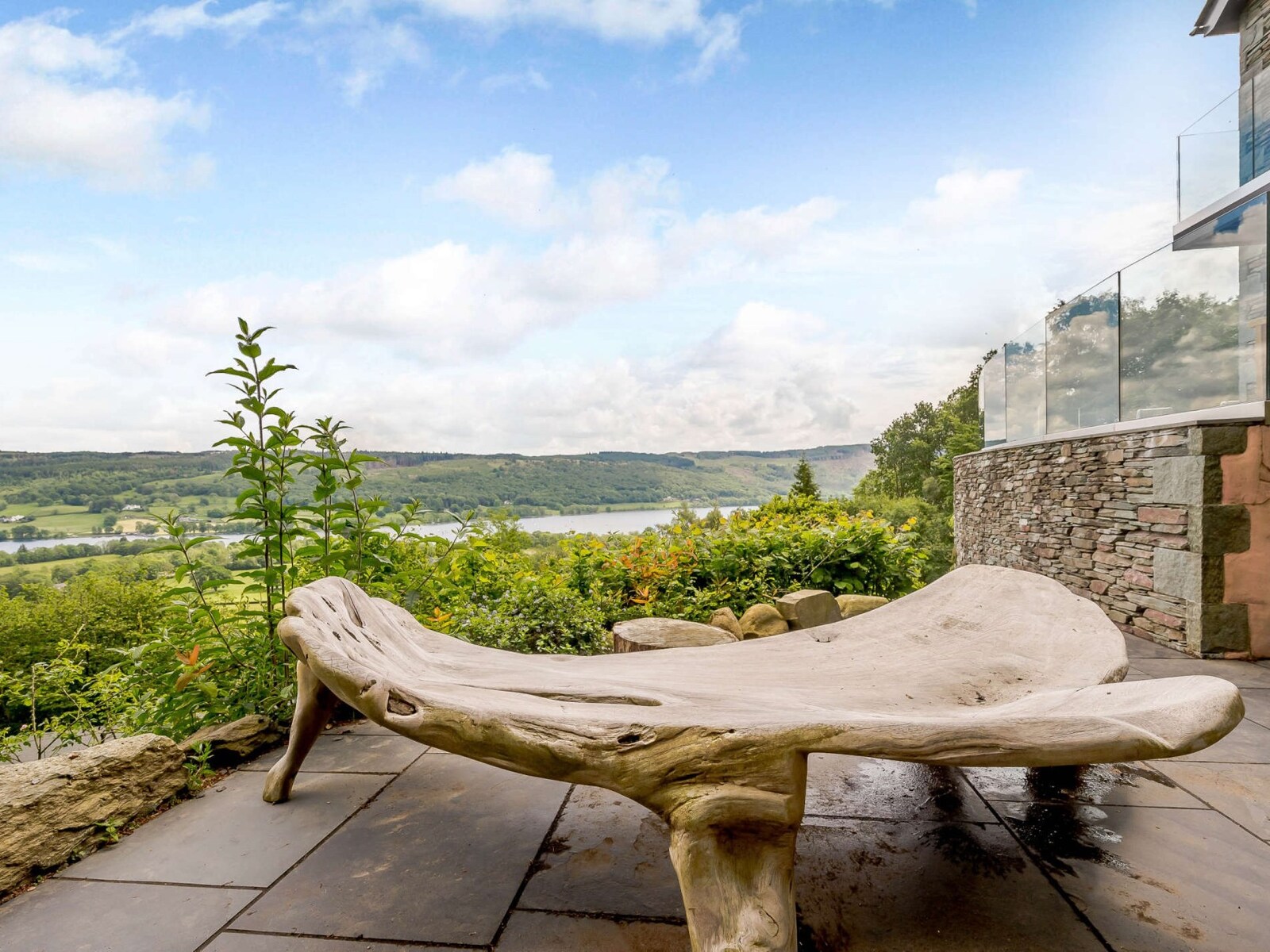 Lakeside Retreat - Historic Charm & Modern Luxuries - photo 2