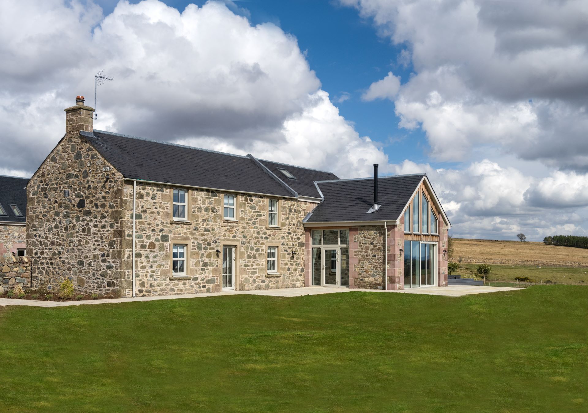 Fernbrae Farmhouse - photo 2