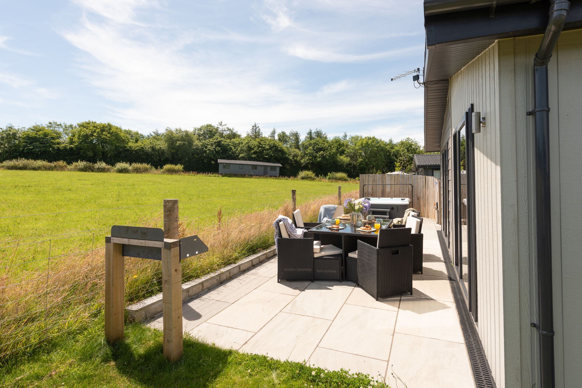 Forget Me Not Lodge, 4 Roadford Lake Lodges - photo 3
