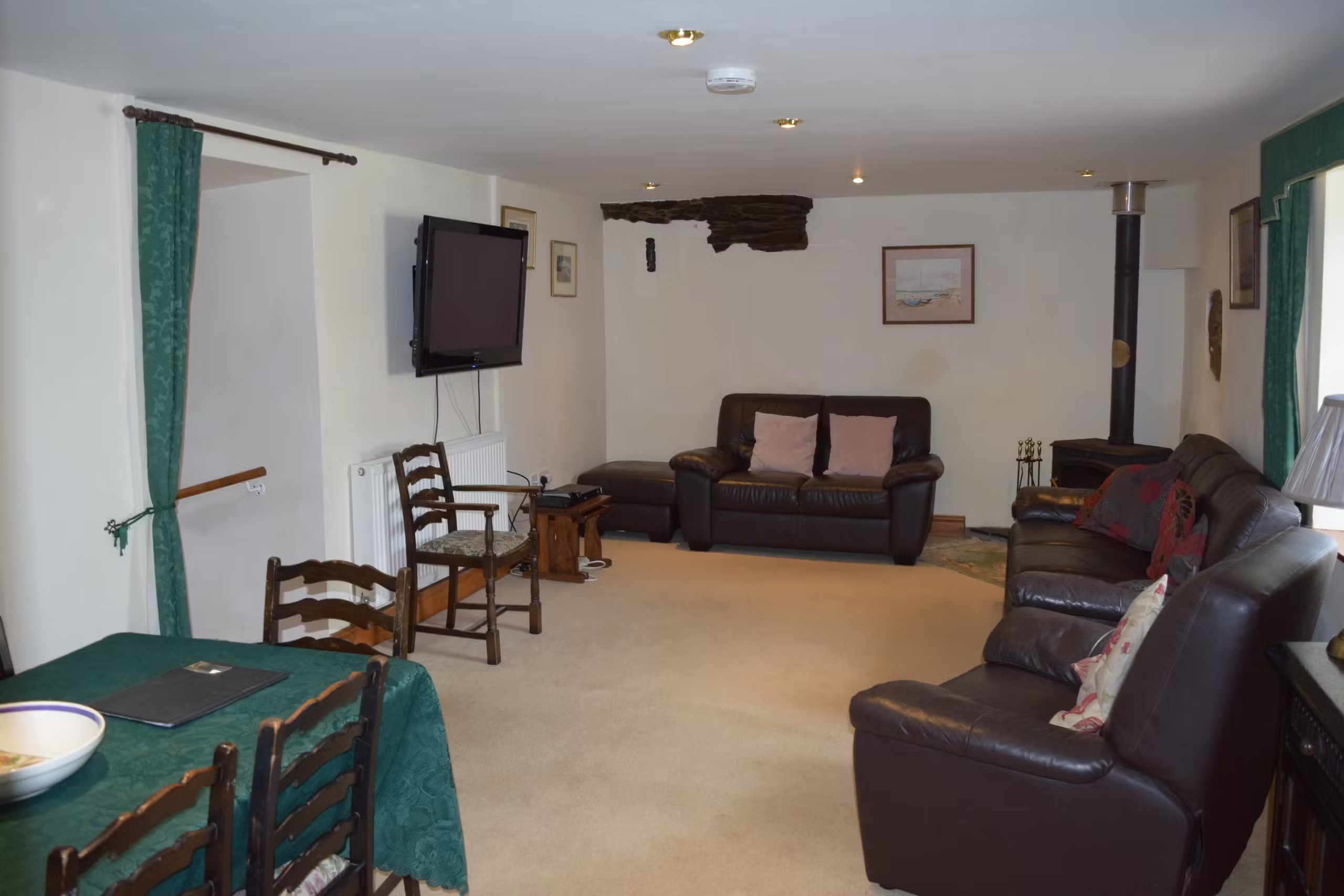Glascoed Farmhouse - photo 2