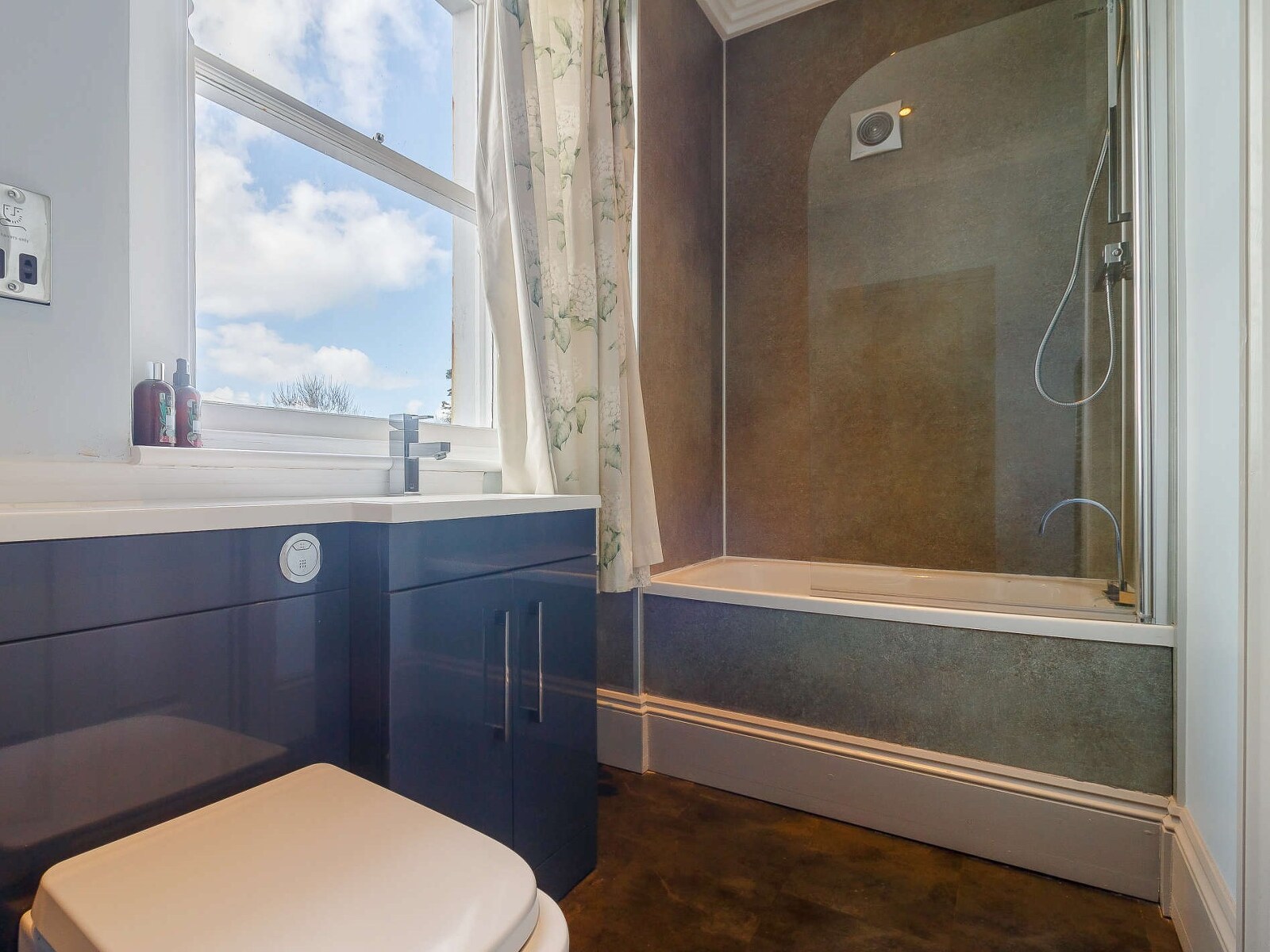 Golden Shores Retreat - Historic Charm & Modern Luxury - photo 5