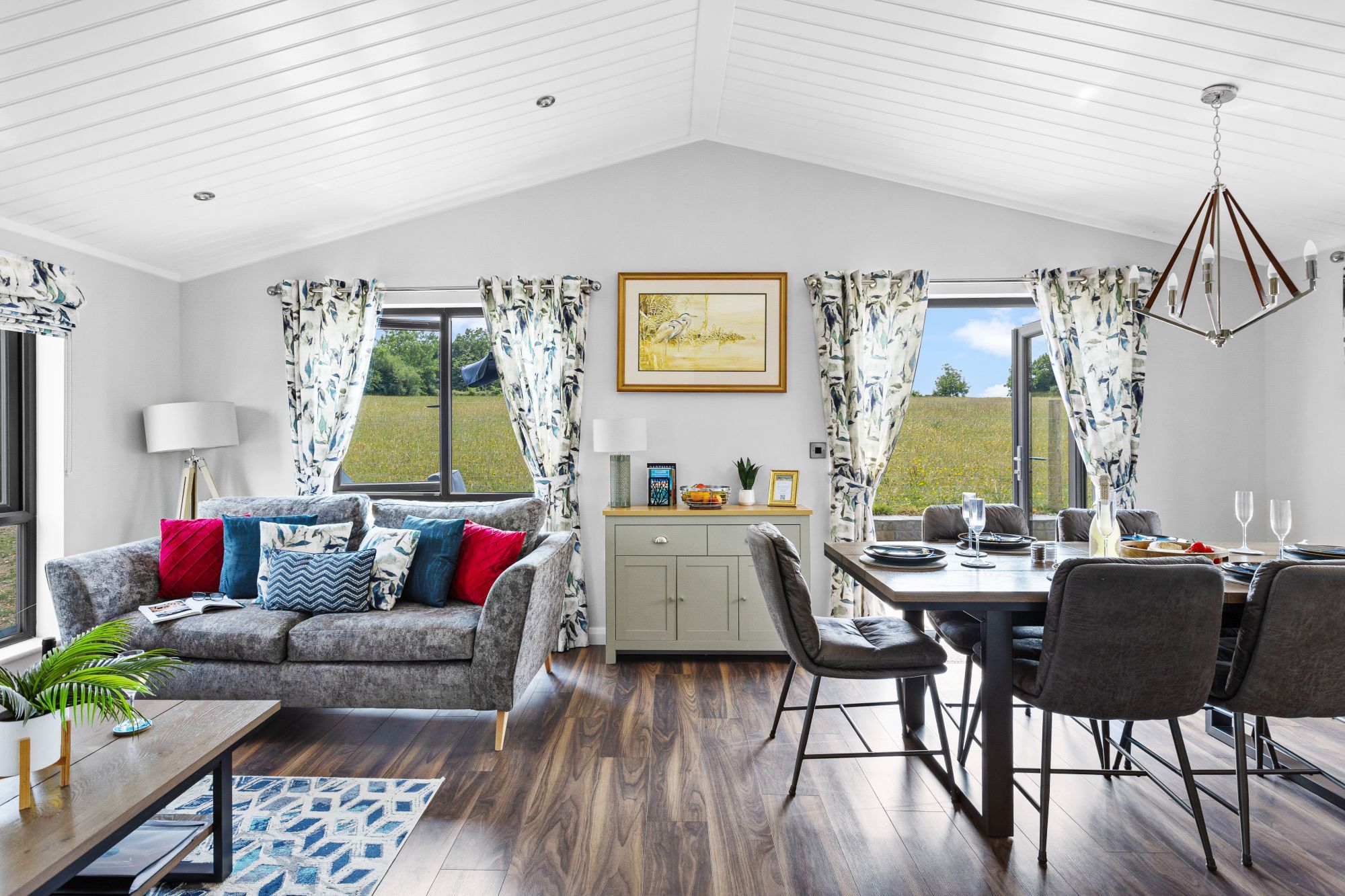 Heron Lodge, 10 Roadford Lake Lodges - photo 3