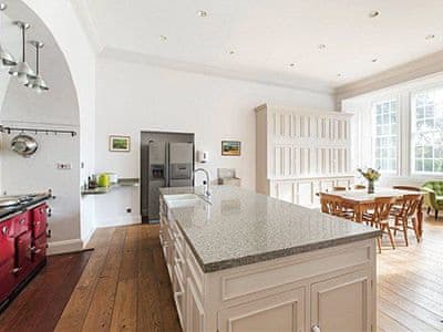 Hockwold Hall - photo 4