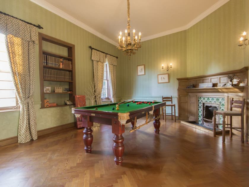 Hockwold Hall - photo 5