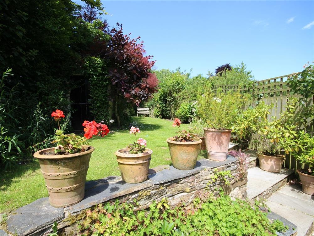 Hollyhocks Cottage - photo 3