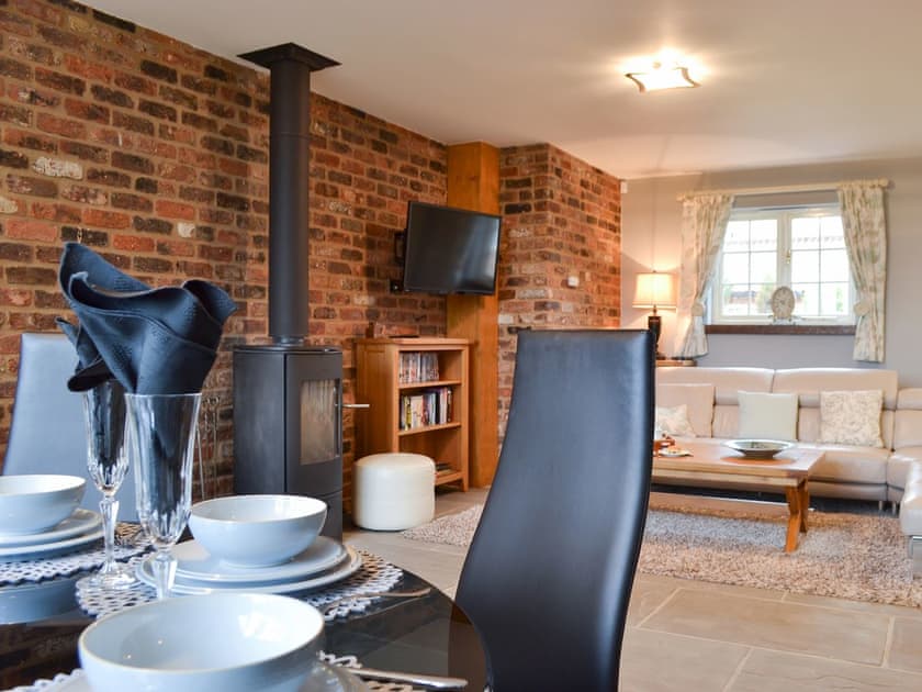 Holtby Grange Cottages - Field View Cottage - photo 3