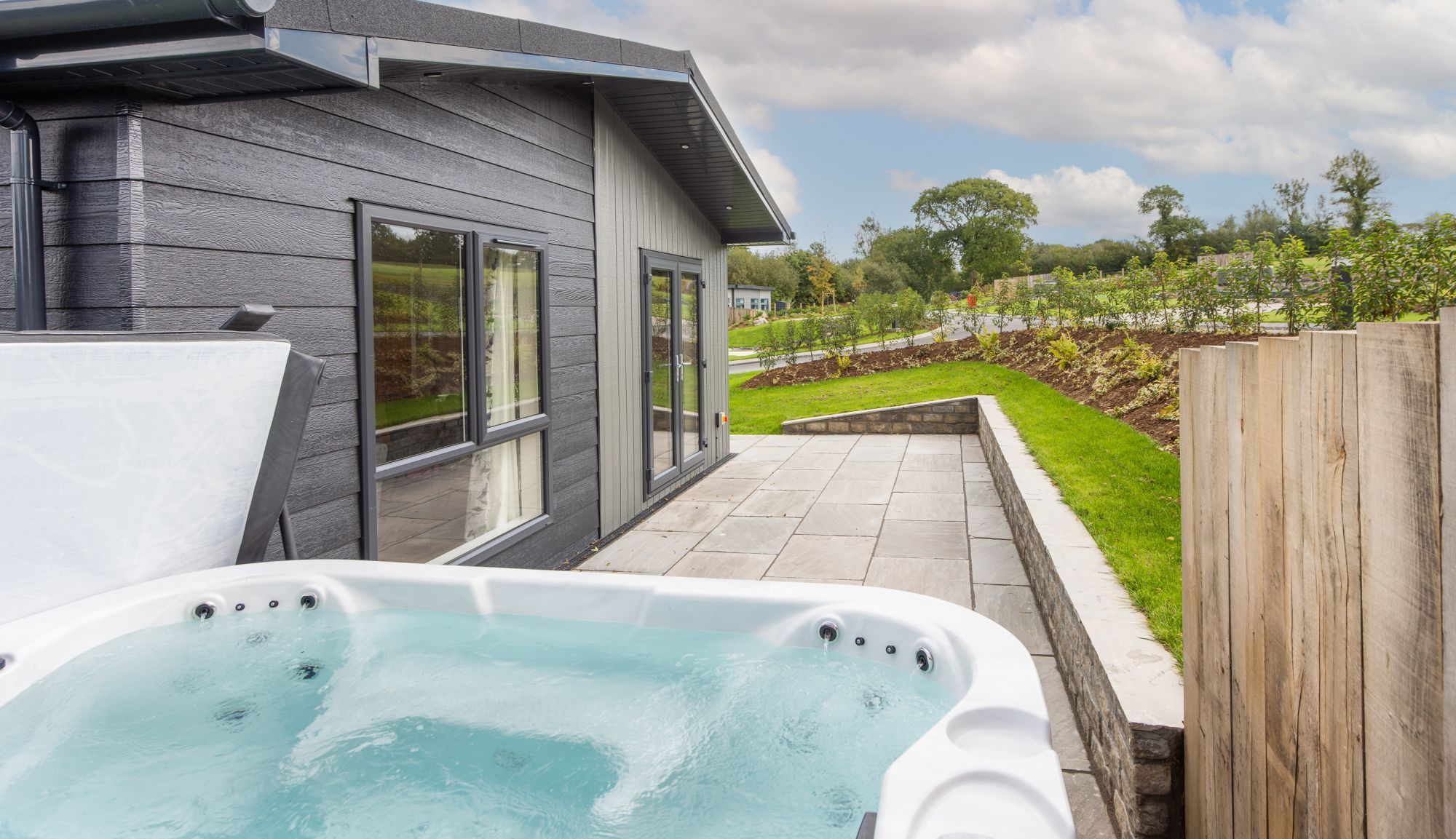 Iris Lodge, 18 Roadford Lake Lodges - photo 3