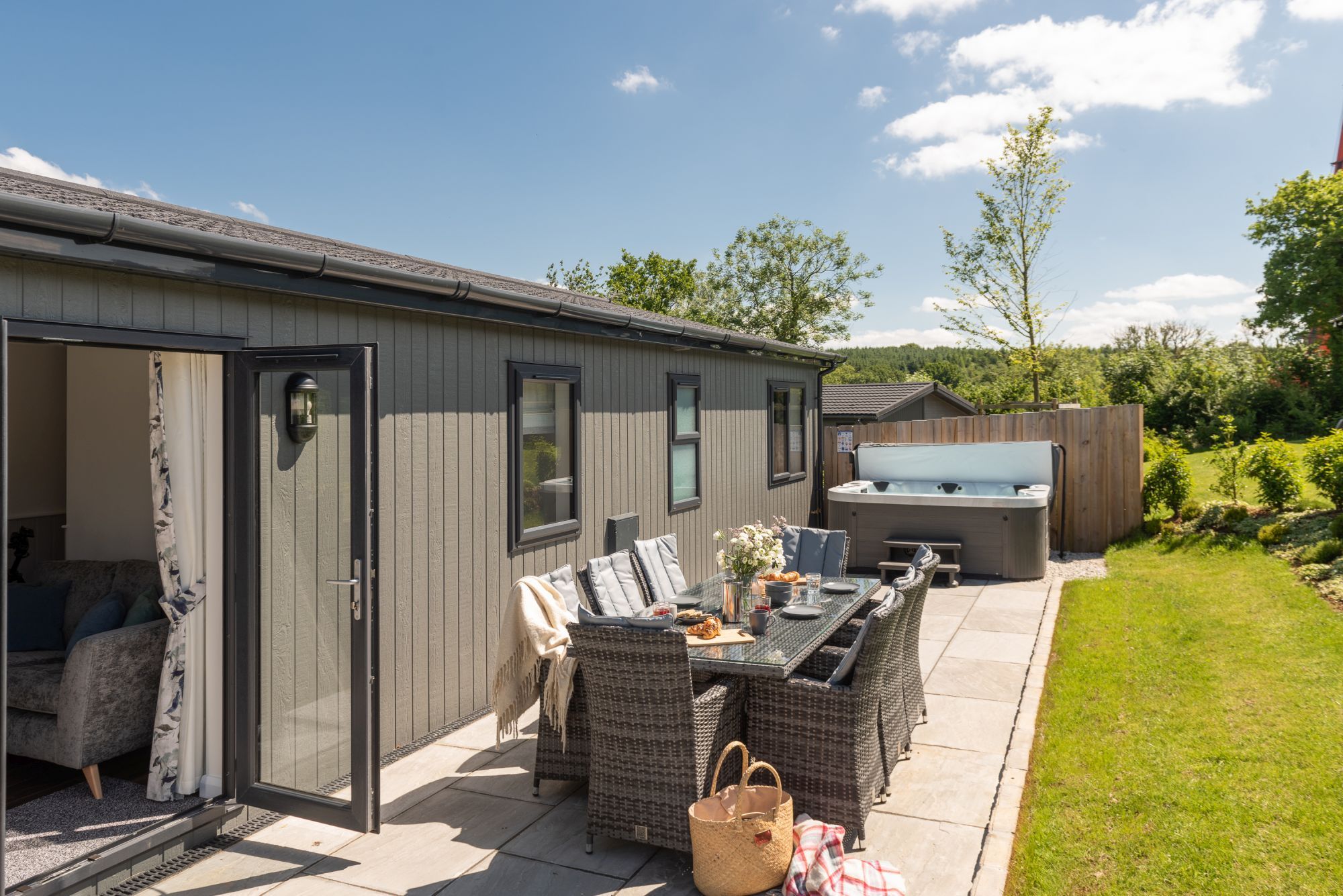 Juniper Lodge, 28 Roadford Lake Lodges - photo 3