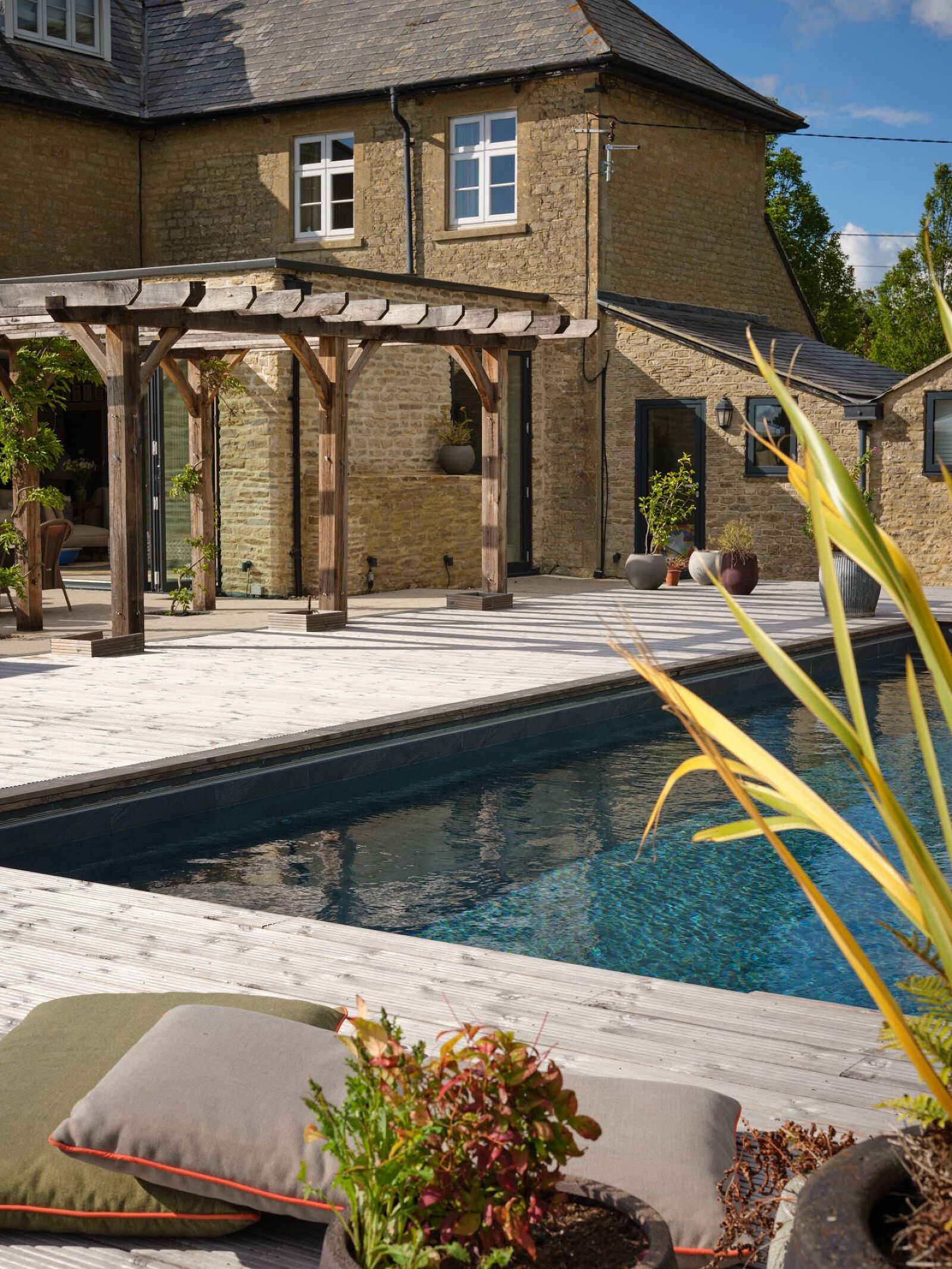 Lakeside Manor - photo 4