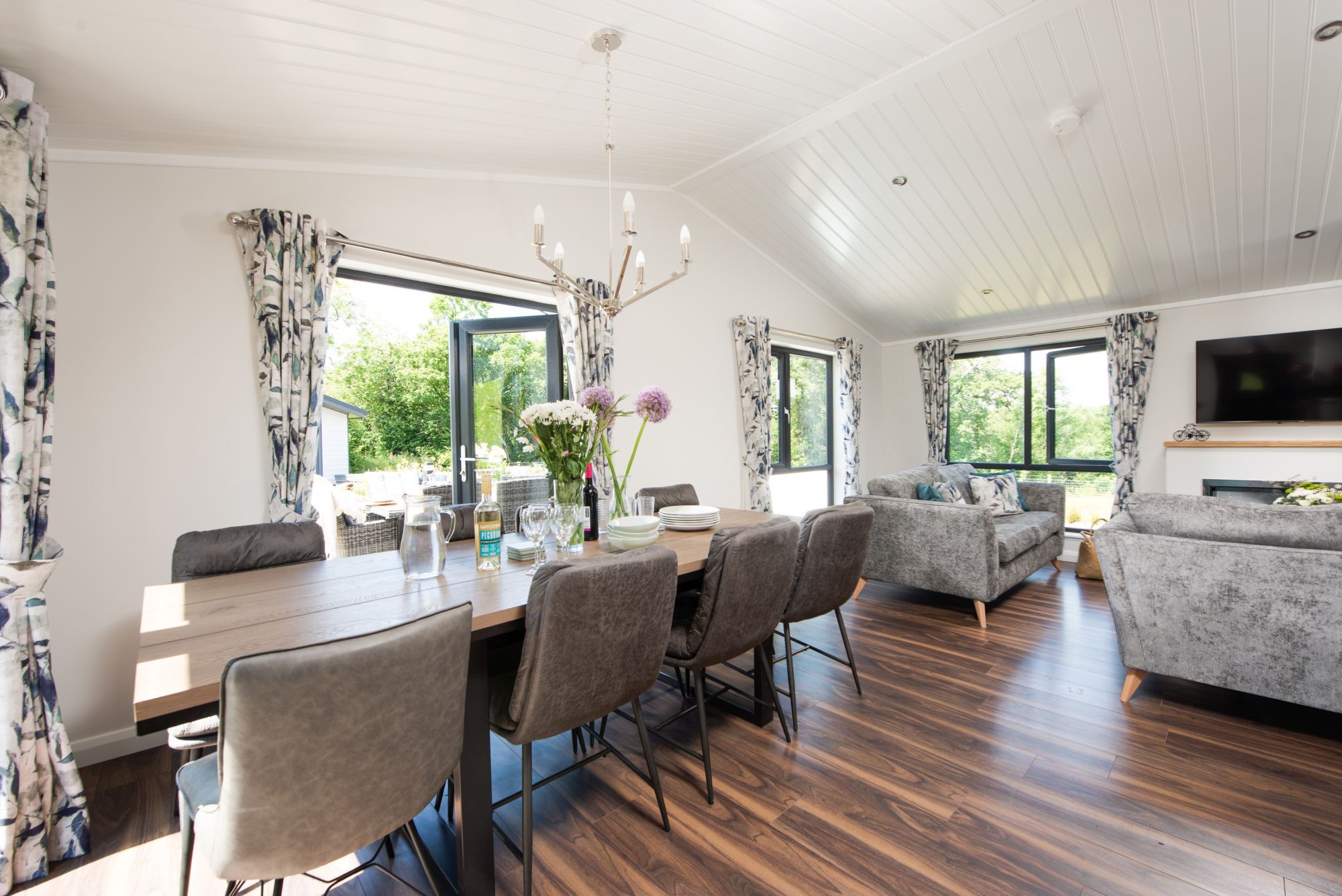 Lilac Lodge, 22 Roadford Lake Lodges - photo 2