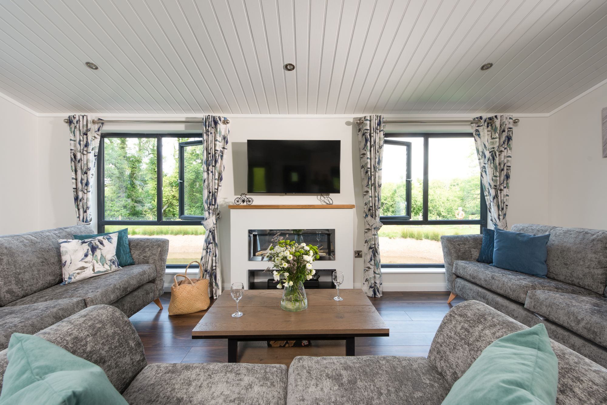 Lilac Lodge, 22 Roadford Lake Lodges - photo 3
