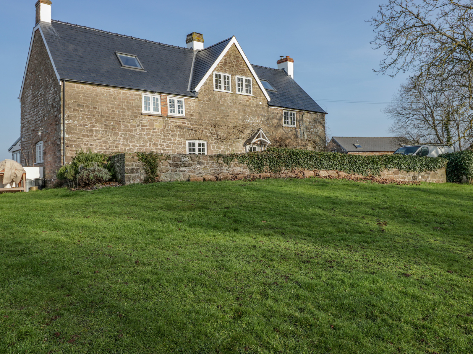 Lower House - photo 2
