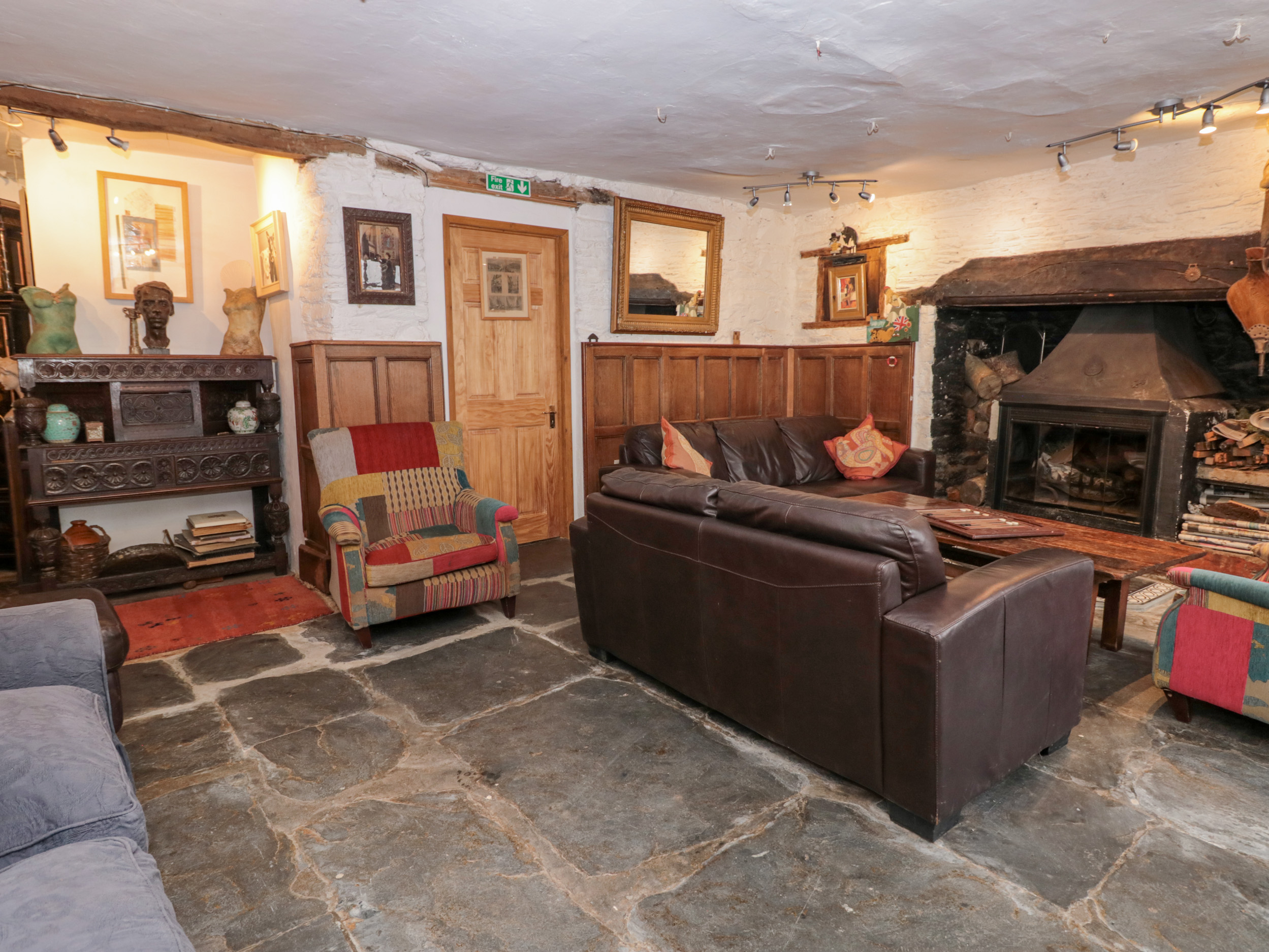 Manor Farmhouse - photo 3