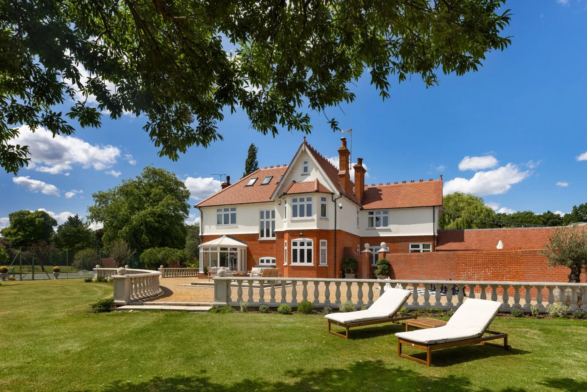 Merry Manor - photo 3