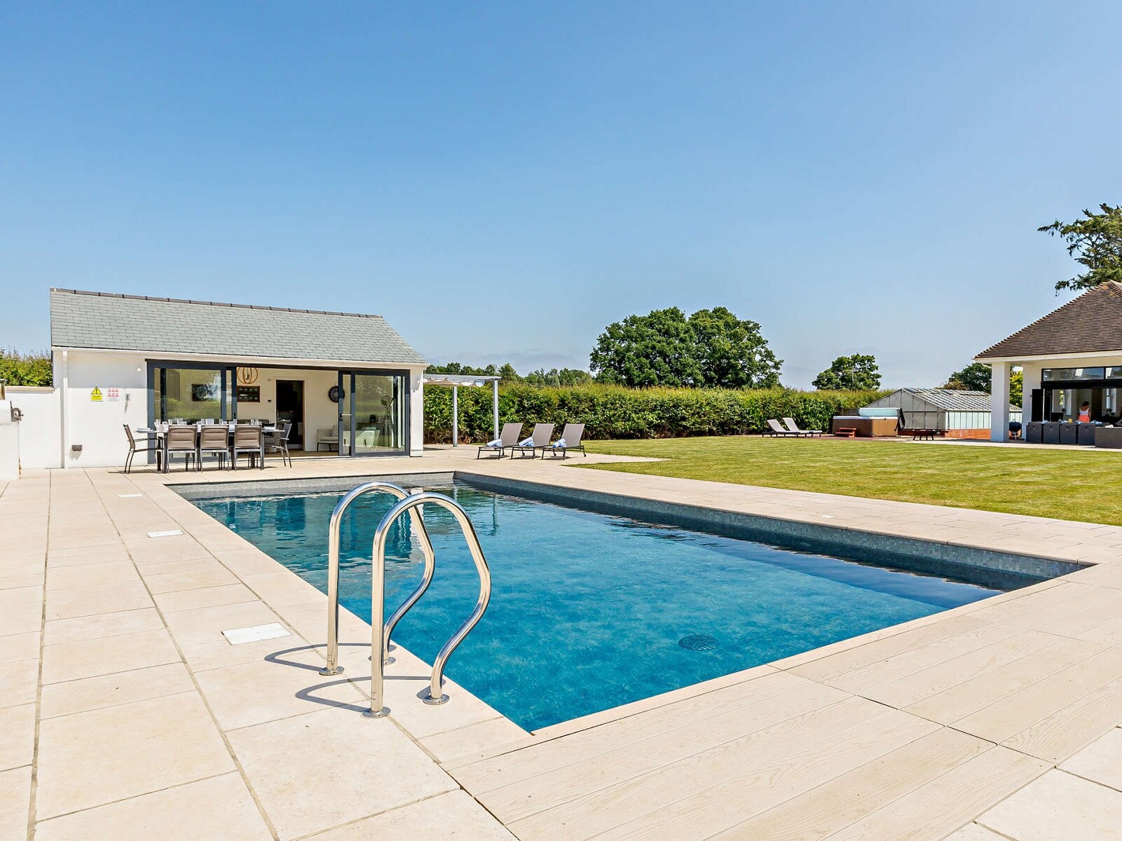 Serene Oasis - Luxurious Countryside Retreat - photo 4