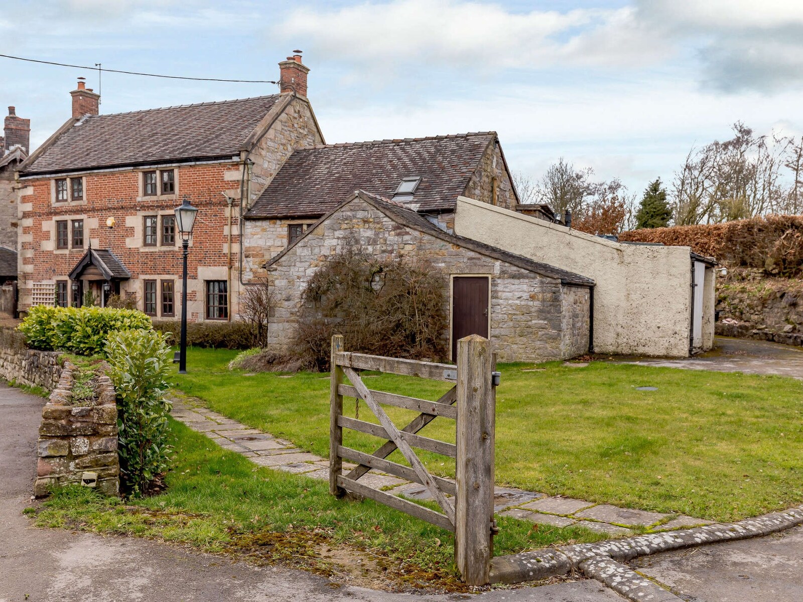 Village Retreat - Countryside Charm & Nearby Adventures - photo 2