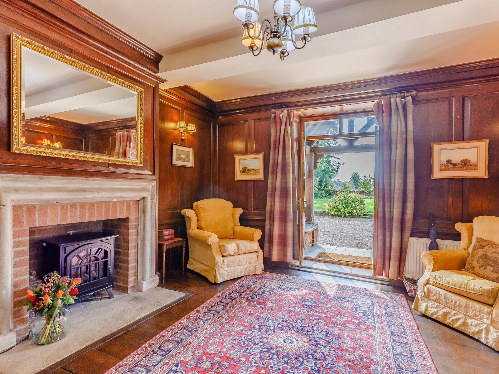 Heritage Manor - Farmhouse Luxury - photo 4