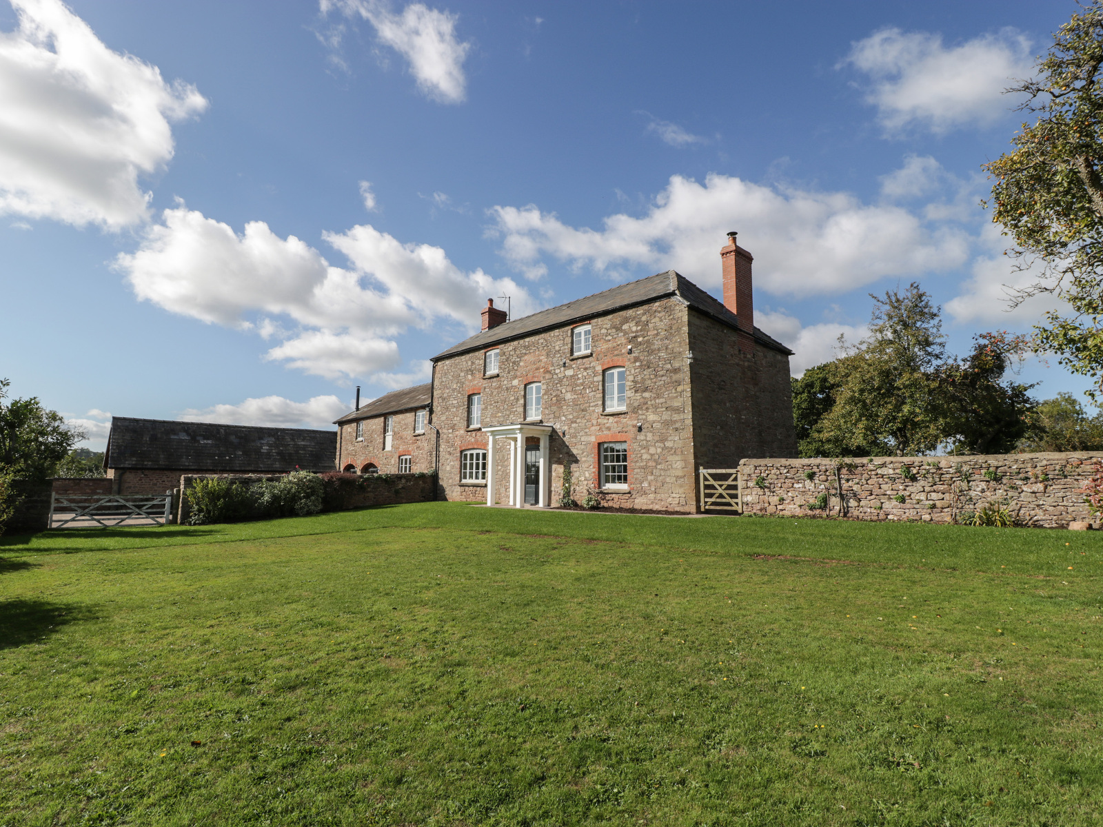 Pentwyn Farm - photo 2